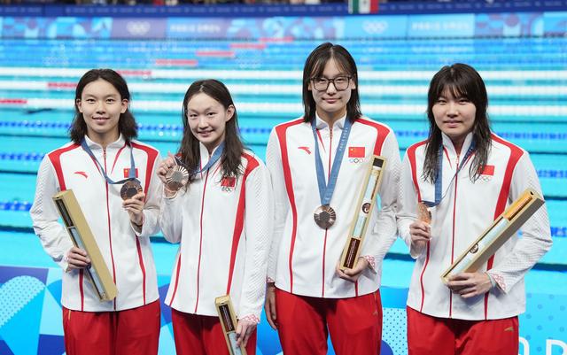 游泳女子x米自由泳接力，澳大利亚夺冠